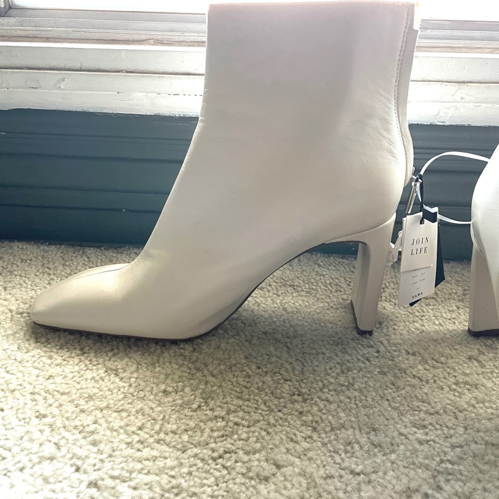 ZARA LEATHER CREAM BNW/ TAGS ANKLE BOOTIES